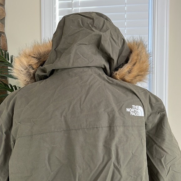 North Face Arctic Hooded Parka - Picture 5 of 9